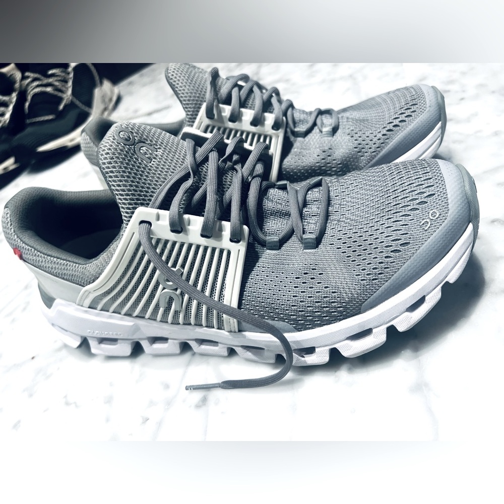 On Cloudswift Running Shoe Glacier/White/Gray Size 8